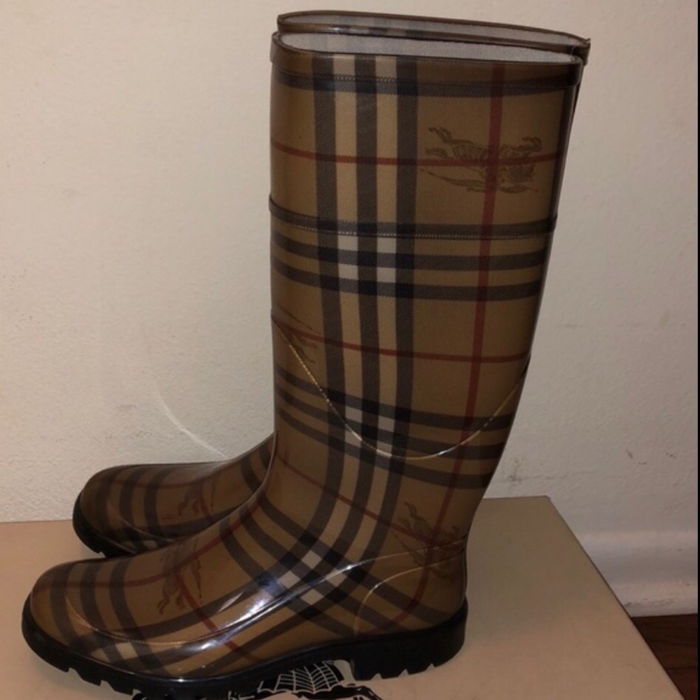 Burberry rain boots size 36 USA 6. - Picture 3 of 6